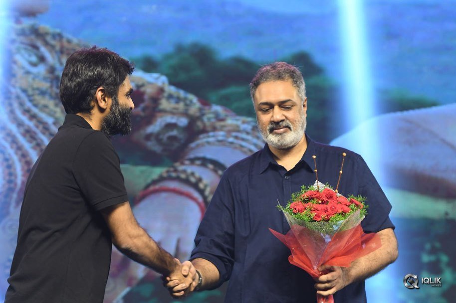 Vunnadhi-Okate-Zindagi-Movie-Audio-Launch